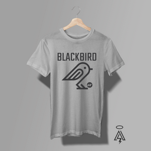 This tee pays tribute to one of the most beautiful and timeless songs in rock history, “Blackbird” by The Beatles. The “68’” badge marks the year of the track’s release.